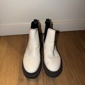 Circus by Sam Edelman White Chelsea boot